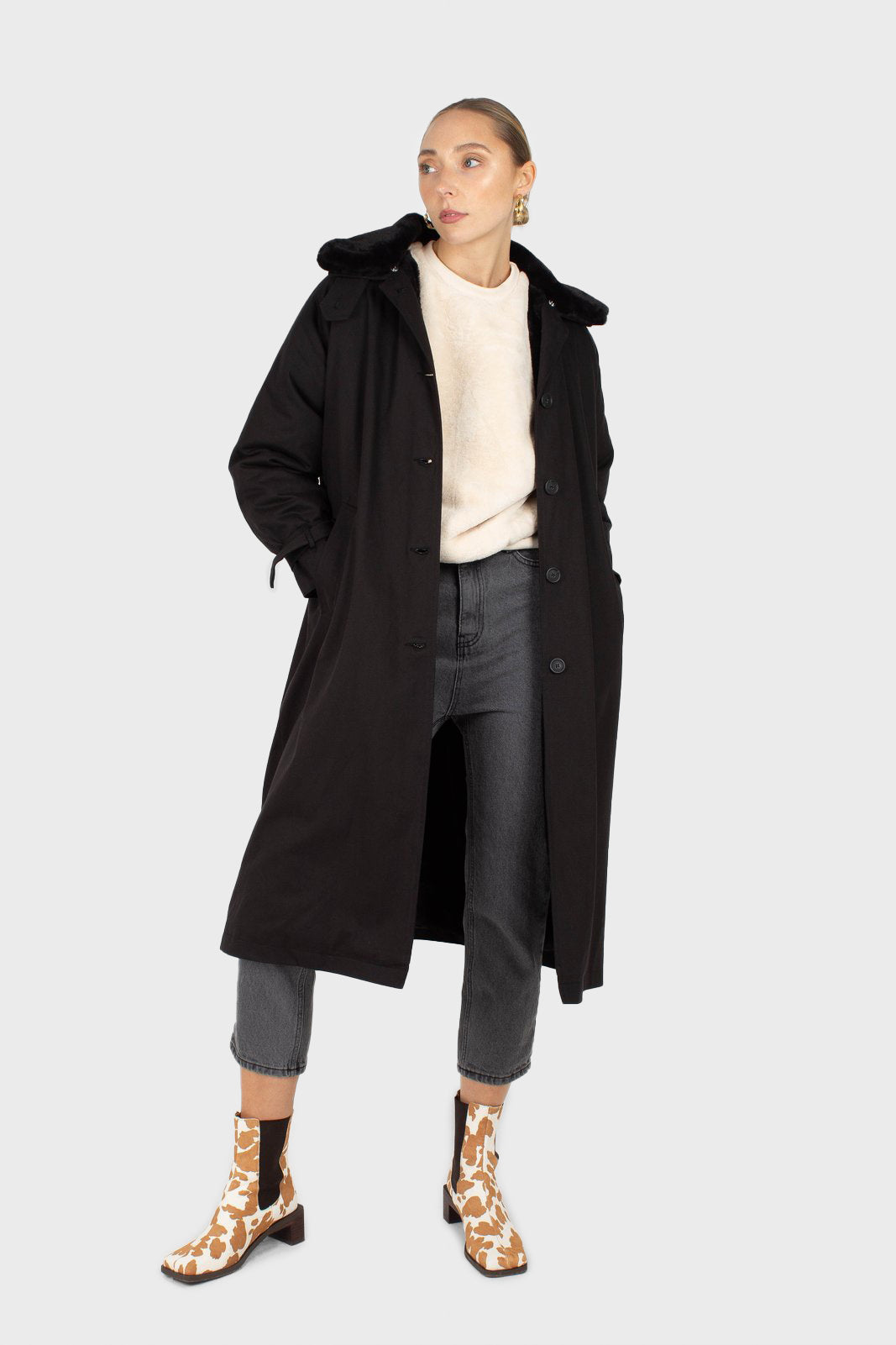 Black faux fur collar lined trench coat_4