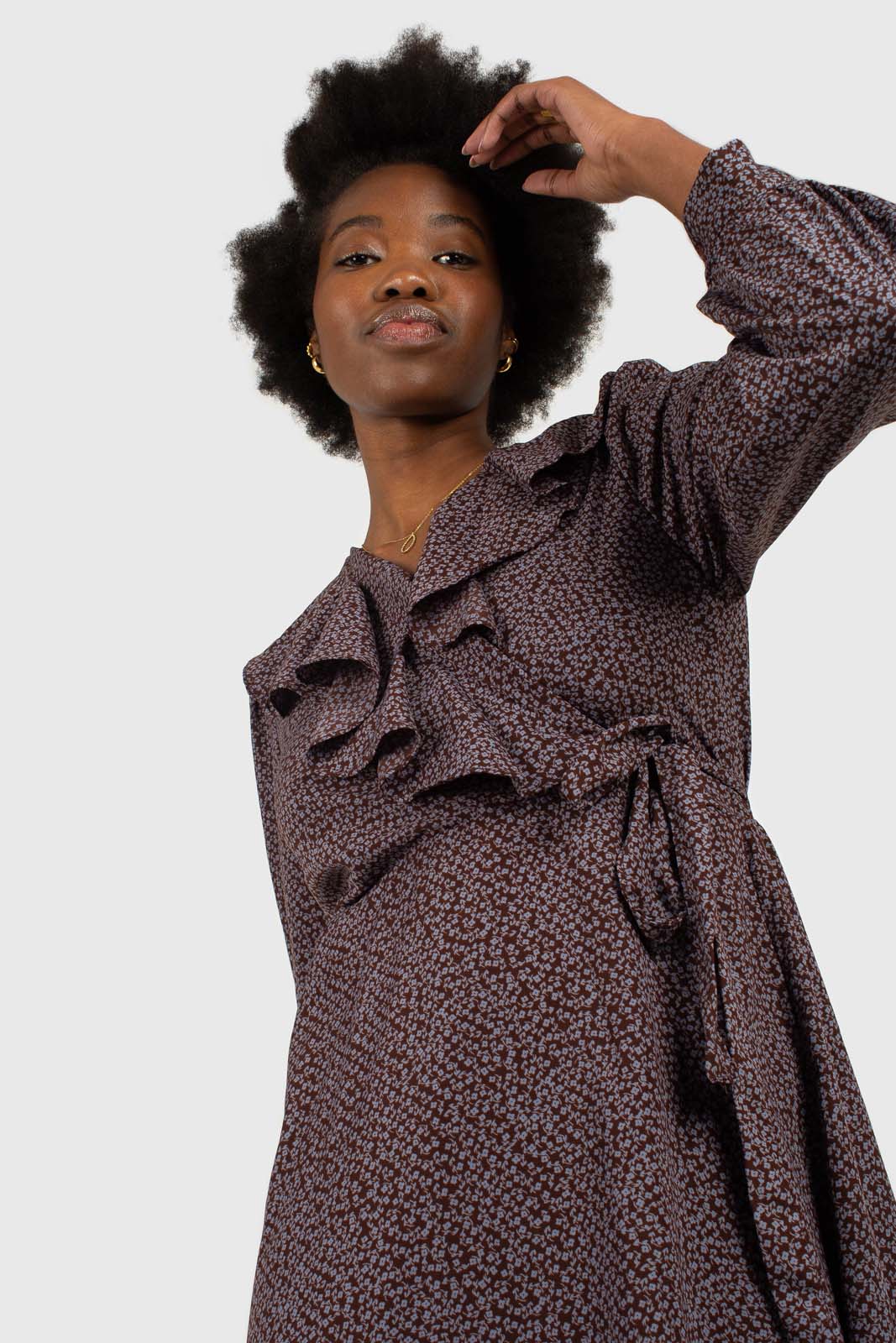 Brown and blue floral ruffle v-neck long sleeved maxi dress_2