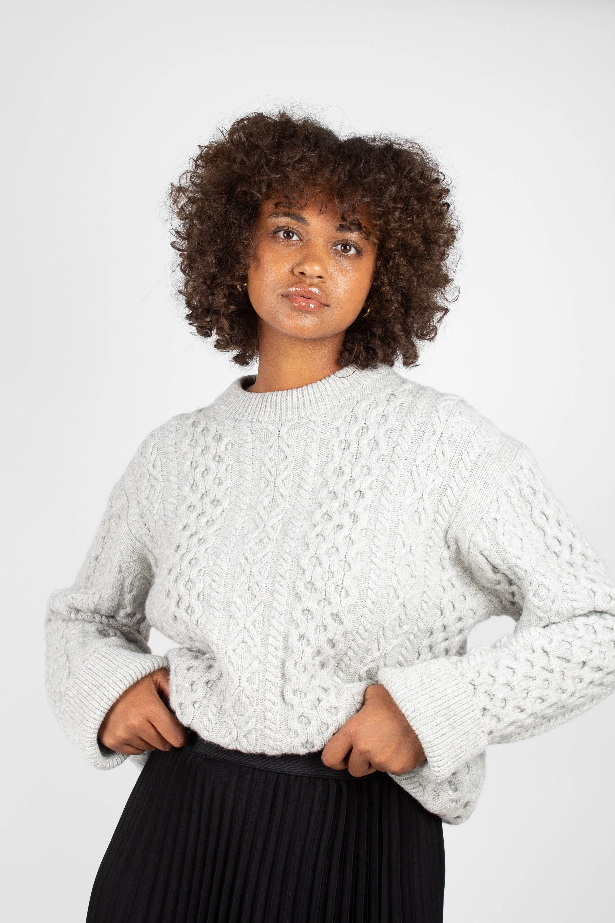 Grey thick wool cableknit jumper_2