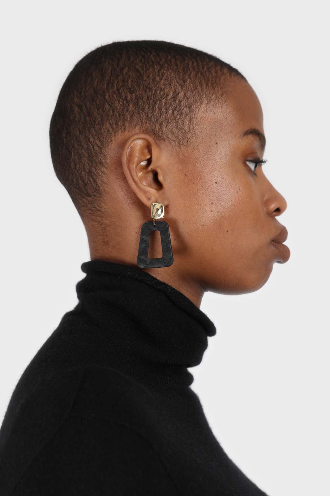 Black cashmere-wool blend light weight turtleneck_5