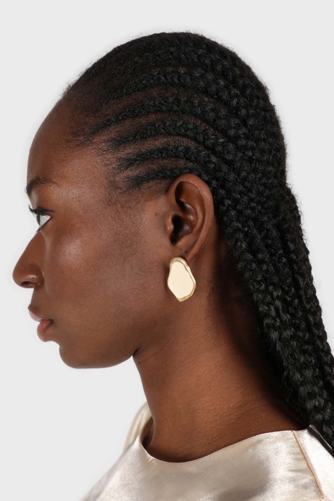Gold and ivory irregular circle earrings_5