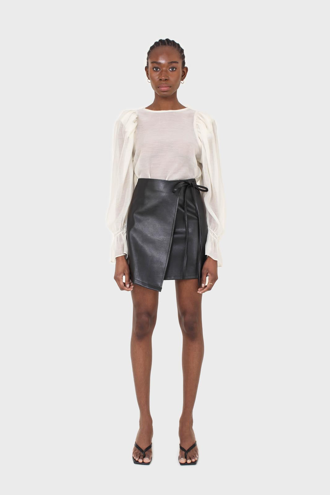 Ivory sheer organza puff sleeved blouse_3