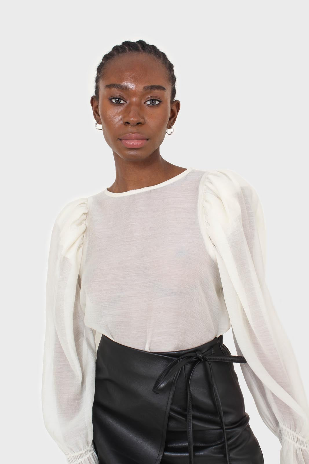 Ivory sheer organza puff sleeved blouse_8