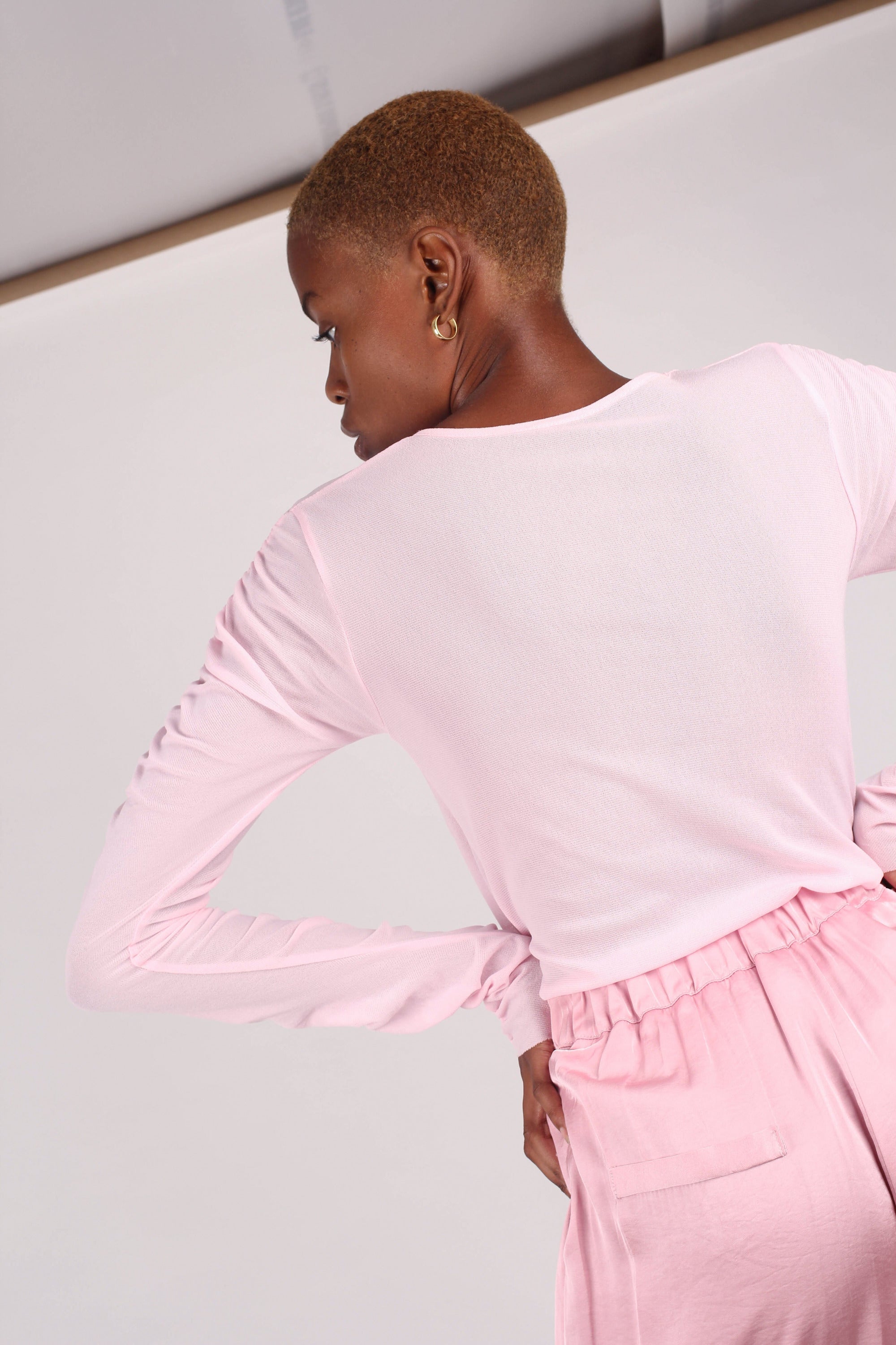 Pale pink sheer curved shirring top_9