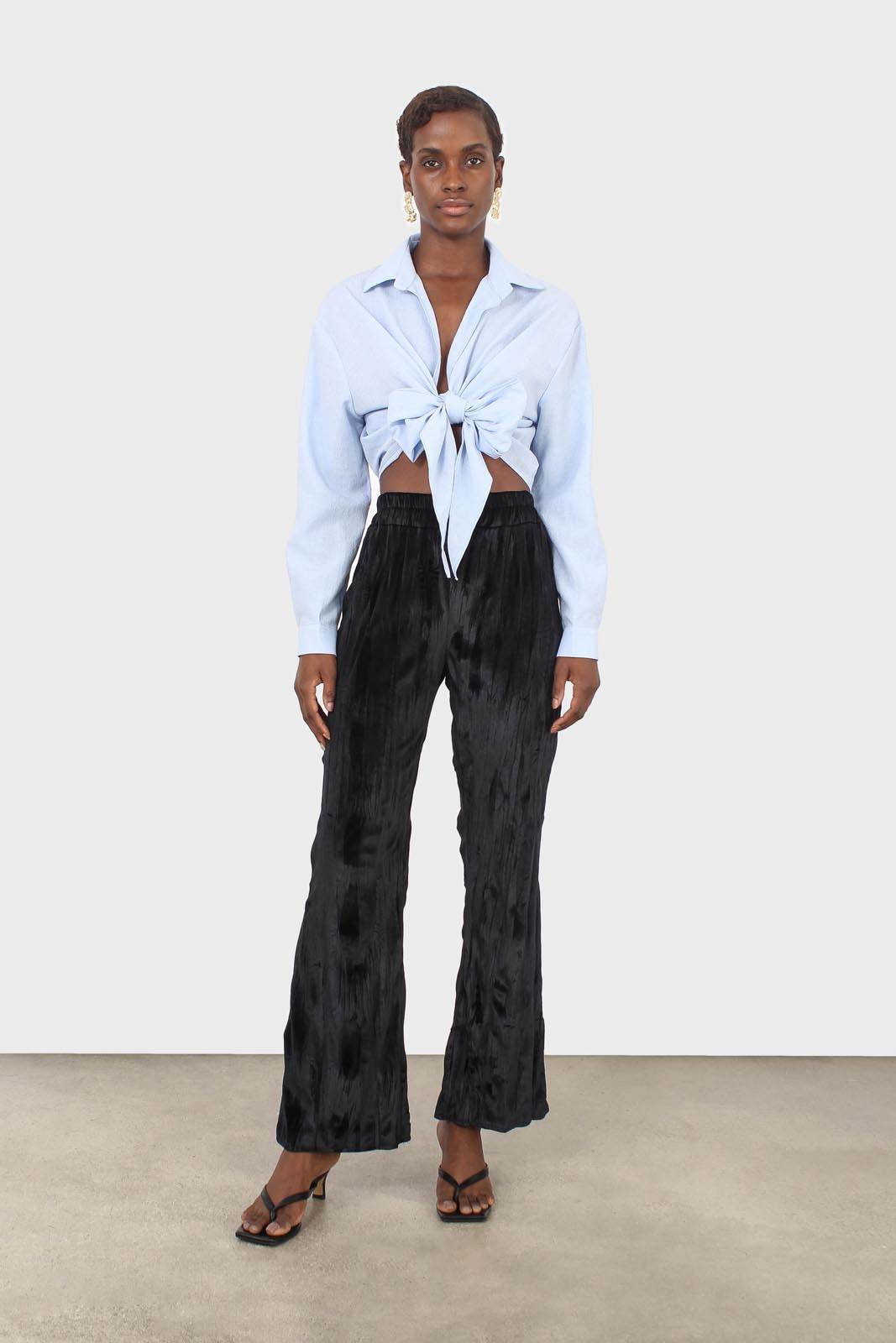 Black wrinkled loose fit trousers_2