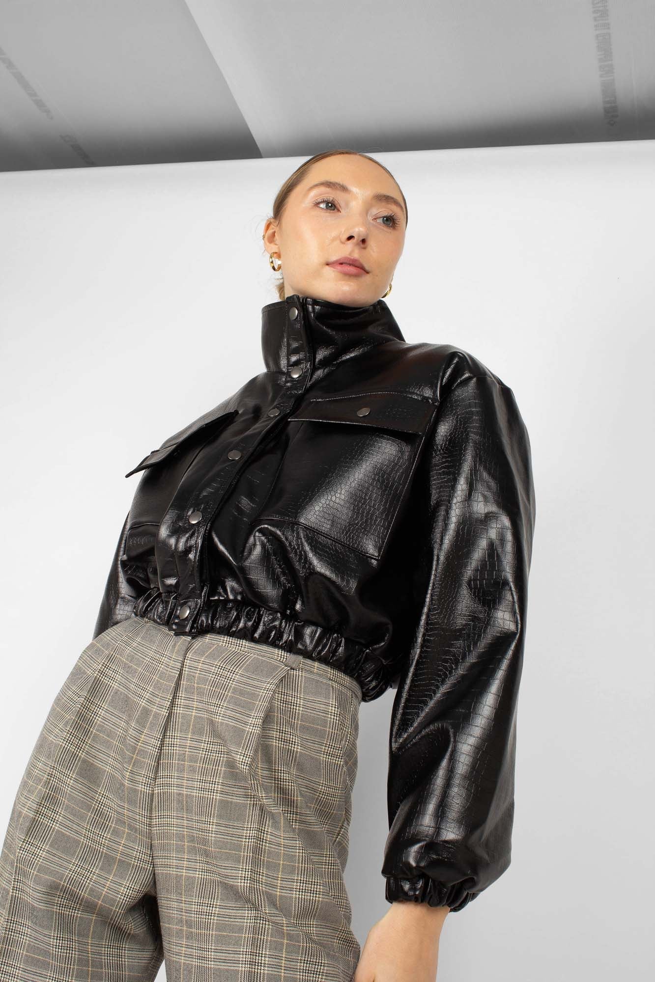 Black vegan croc crop blouson jacket_3