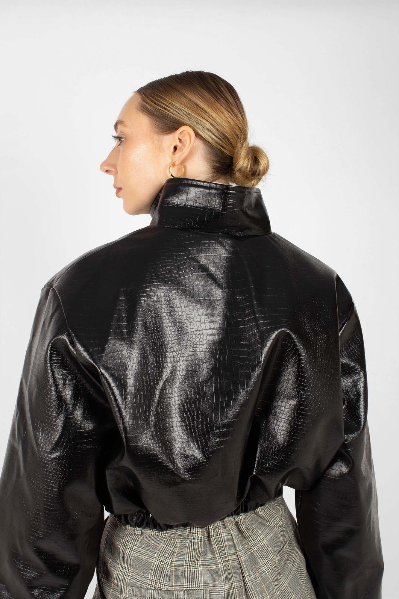 Black vegan croc crop blouson jacket_6