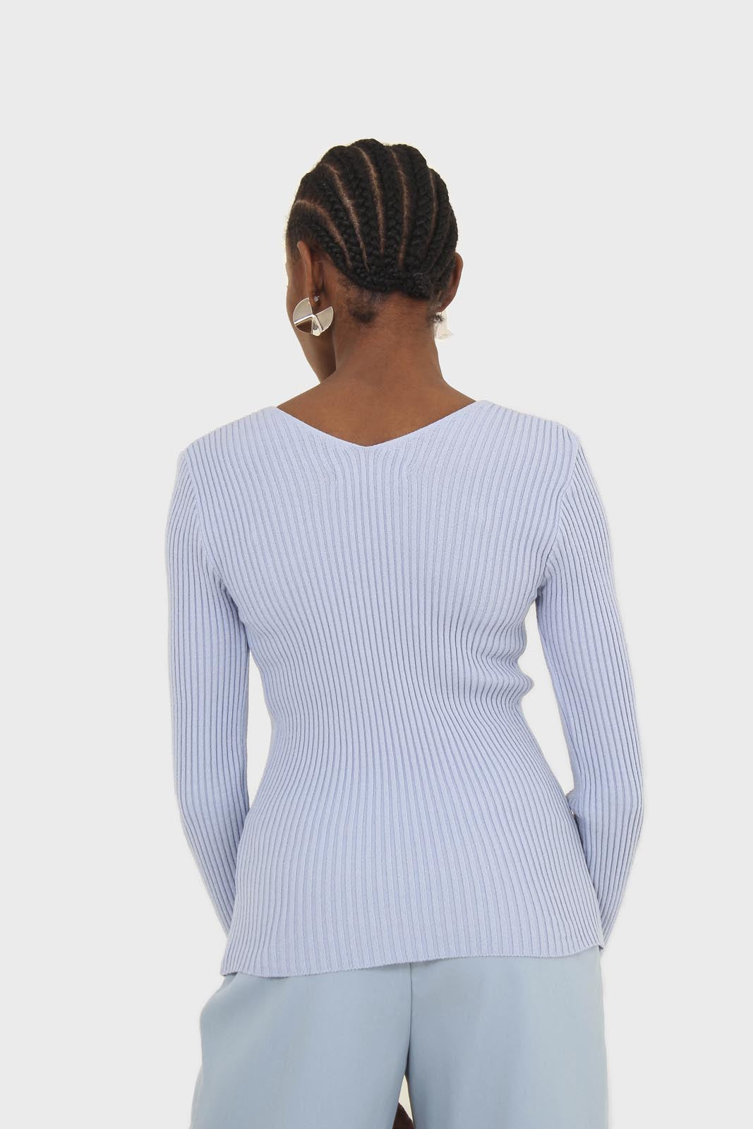 Light blue V-neck ribbed long sleeved knit_5
