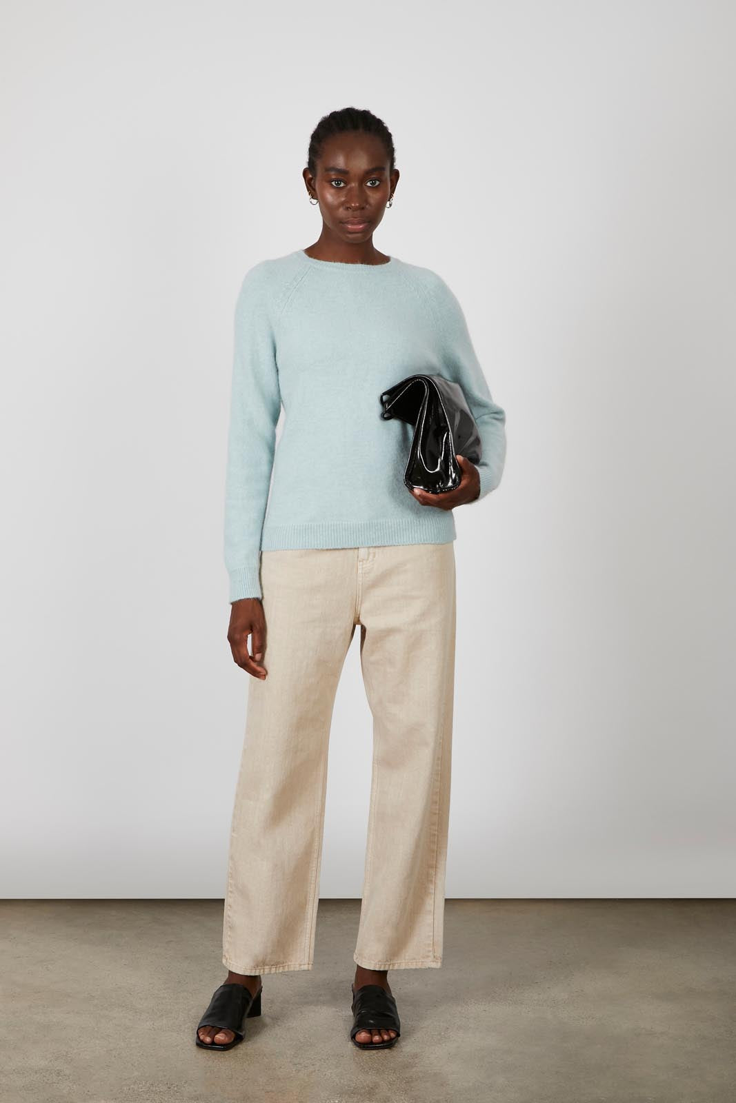 Mint crew neck raglan sleeve wool jumper_3