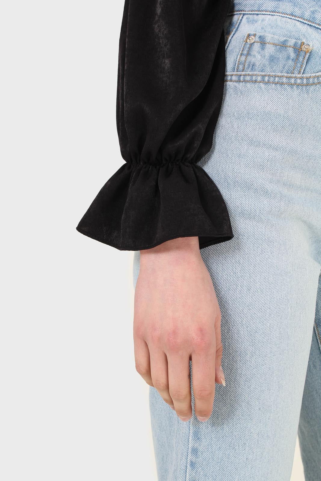 Black deep V tie back cropped long sleeve blouse_4