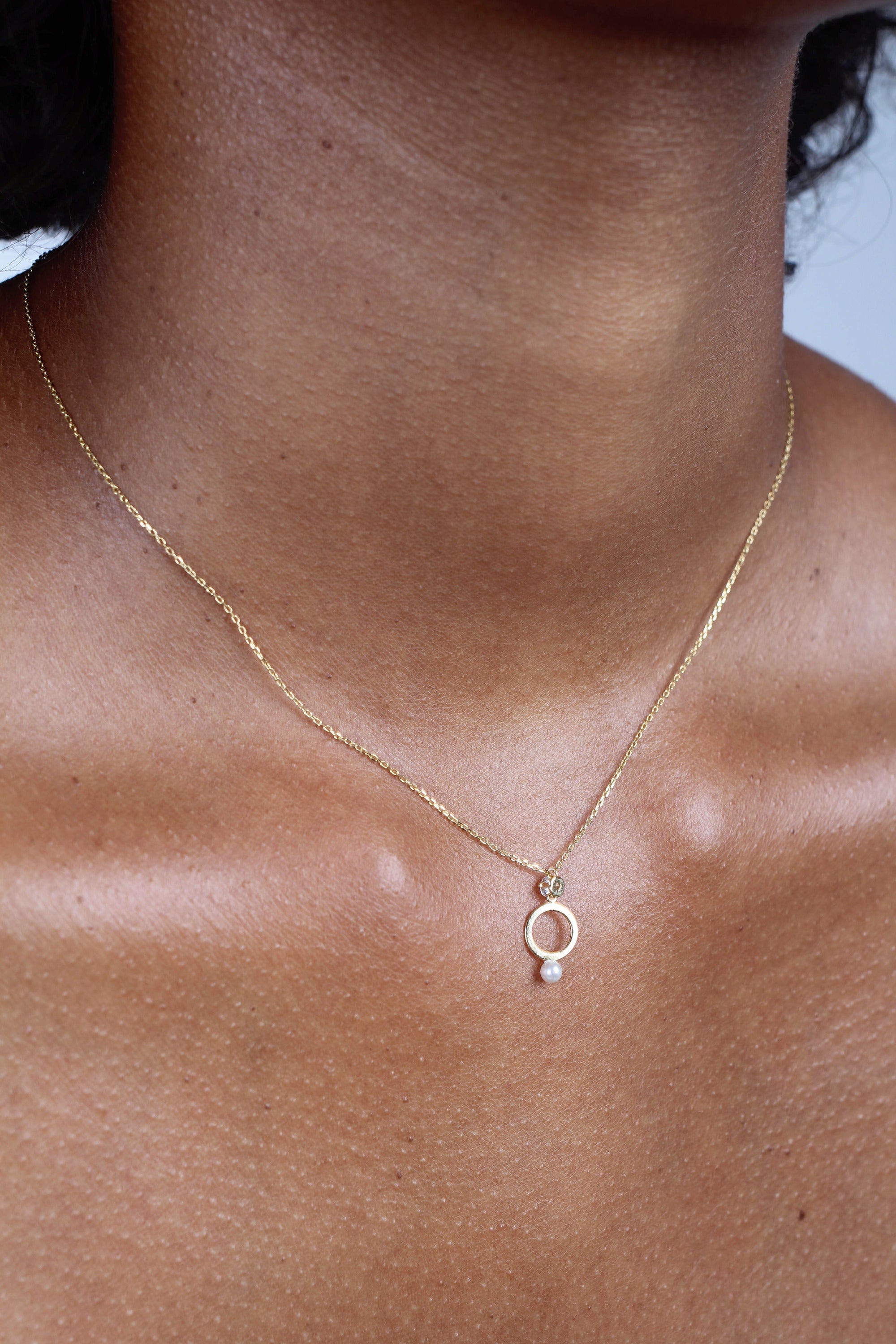 Charm necklace - Gold diamante and pearl circle_3