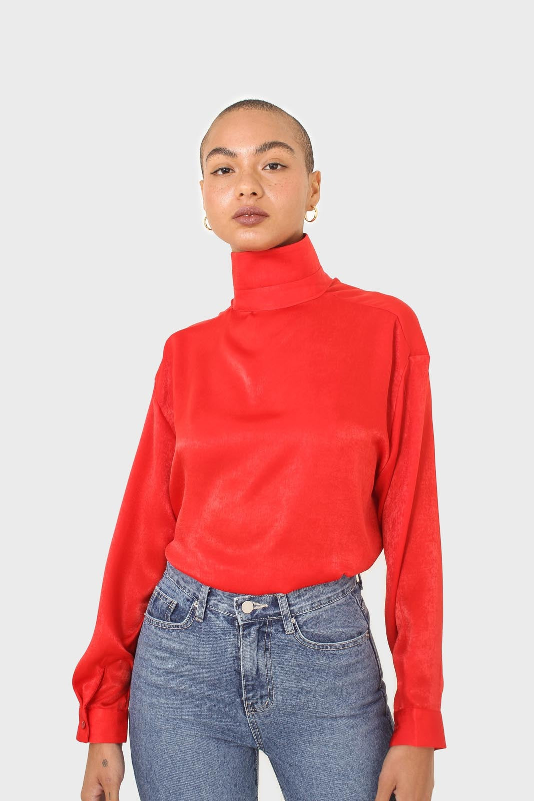Bright red textured silky plunging tie front shirt_10
