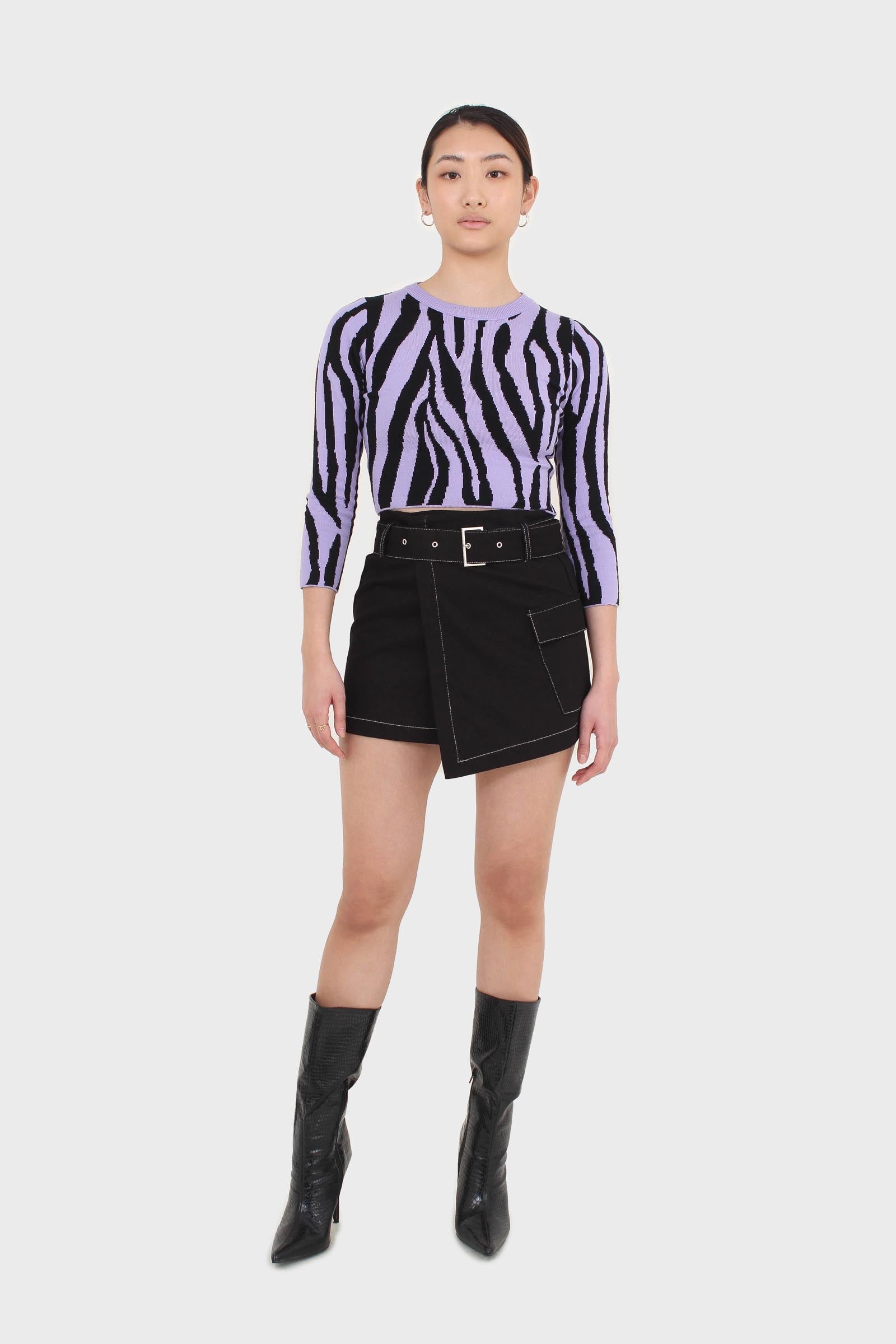 Black and white contrast stitch belted pocket mini_4