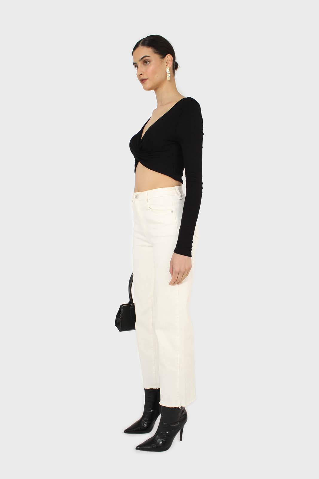 Black twist front long sleeve crop top_5