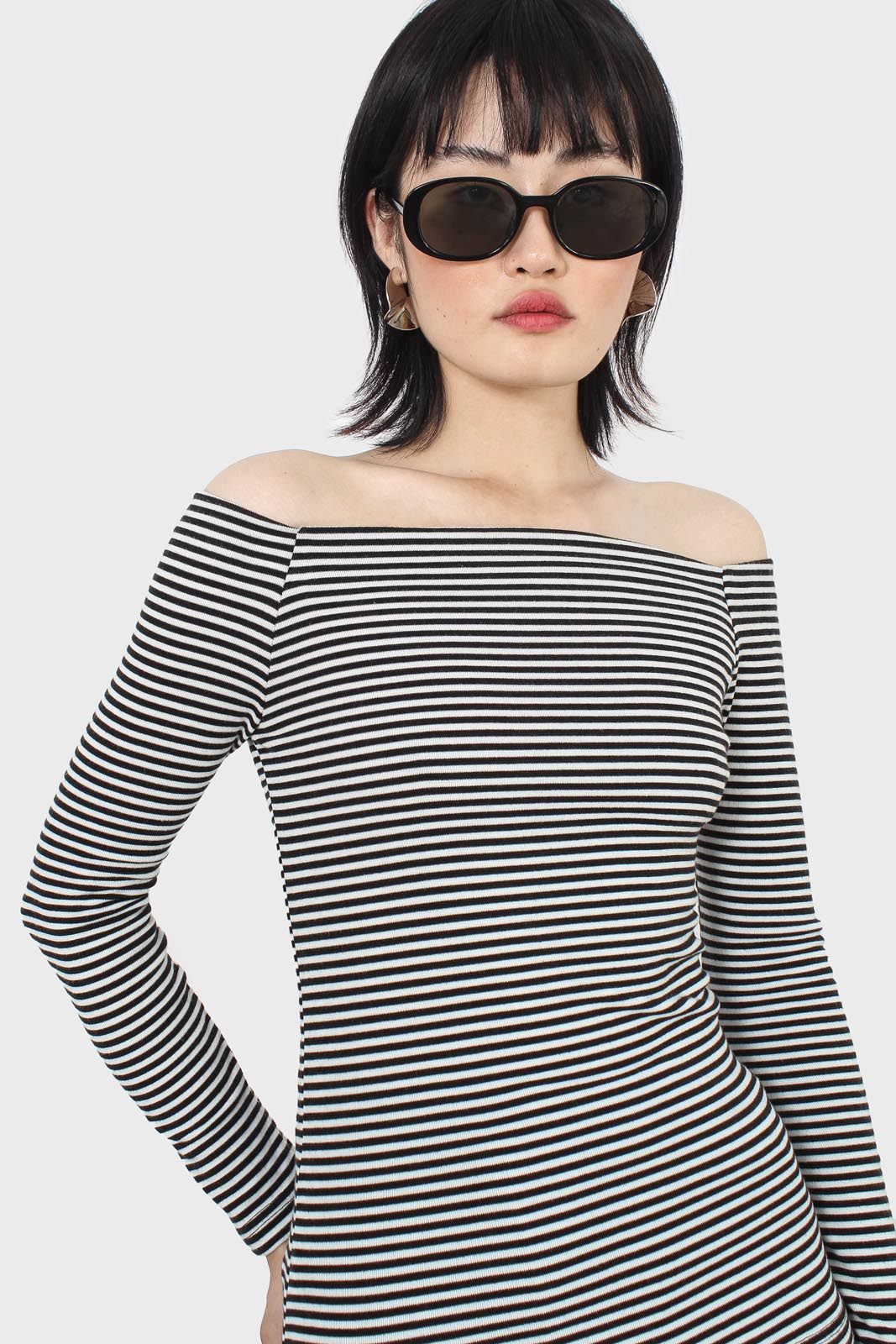 Black and white stripe off shoulder top_6