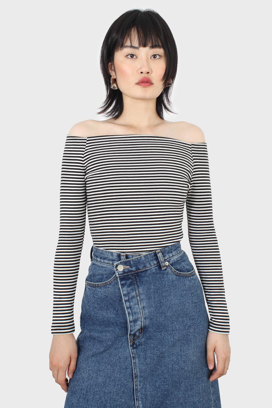 Black and white stripe off shoulder top_5