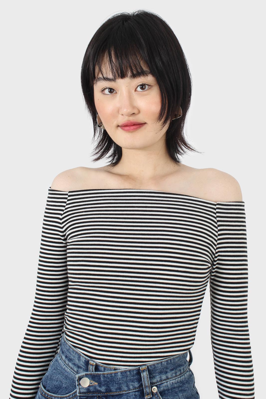 Black and white stripe off shoulder top_7