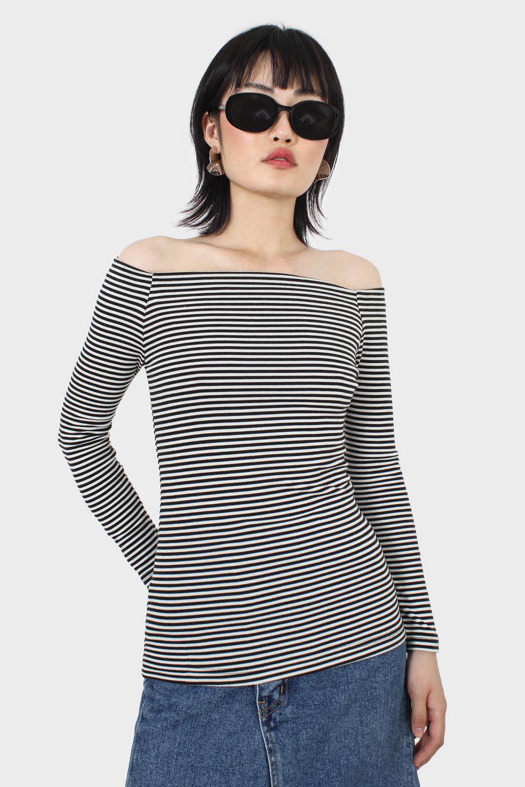 Black and white stripe off shoulder top_1