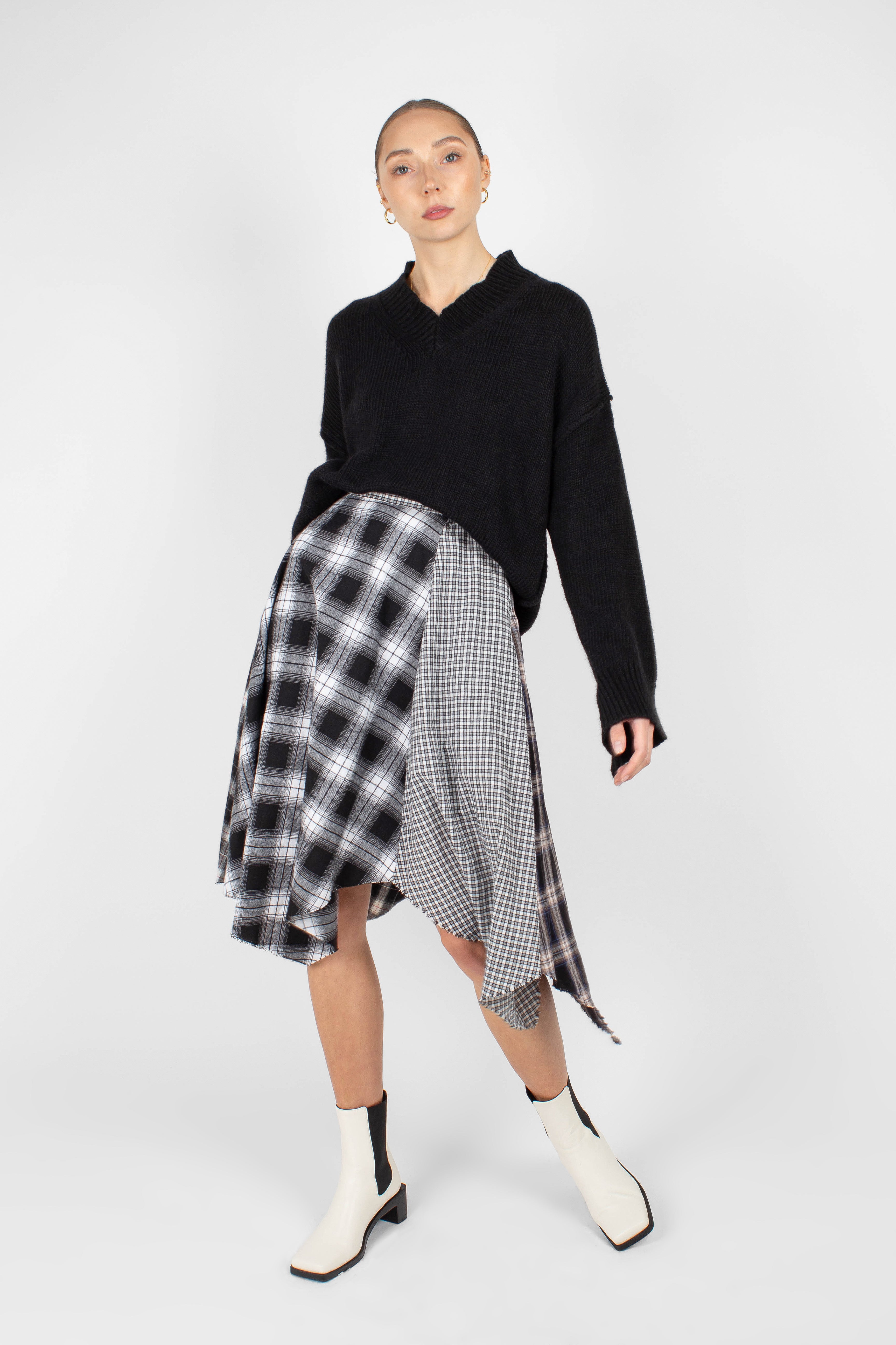 Black V-neck loose fit angora jumper_2