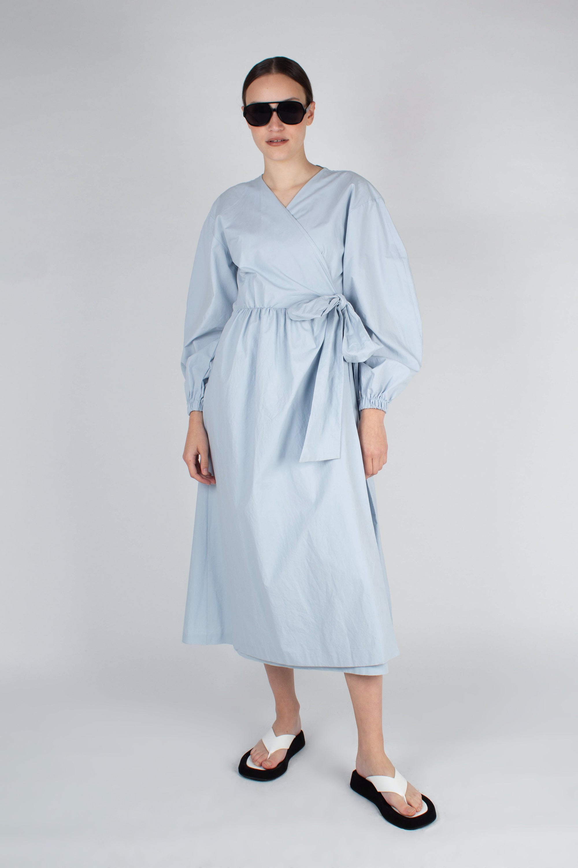 Blue wrap short sleeve cotton midi dress_5