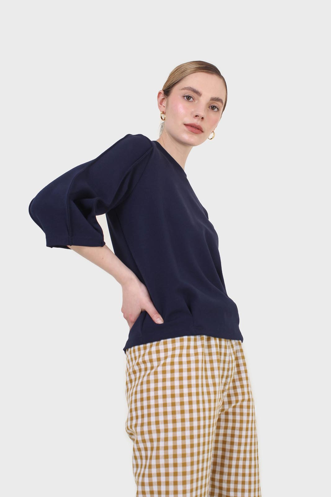 Navy sharp seamed 3/4 sleeve top_6