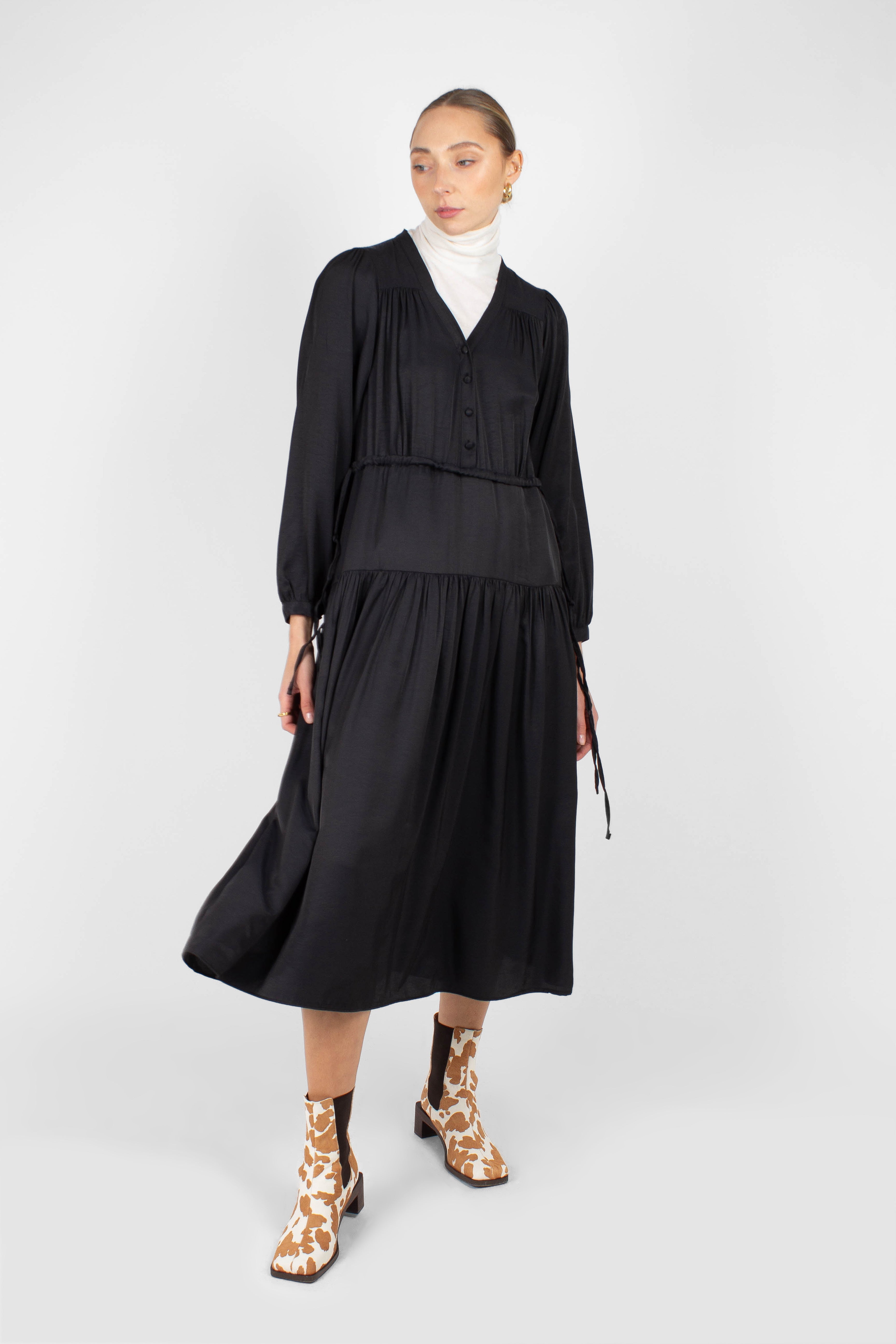 Black drawstring waist satin maxi dress_9