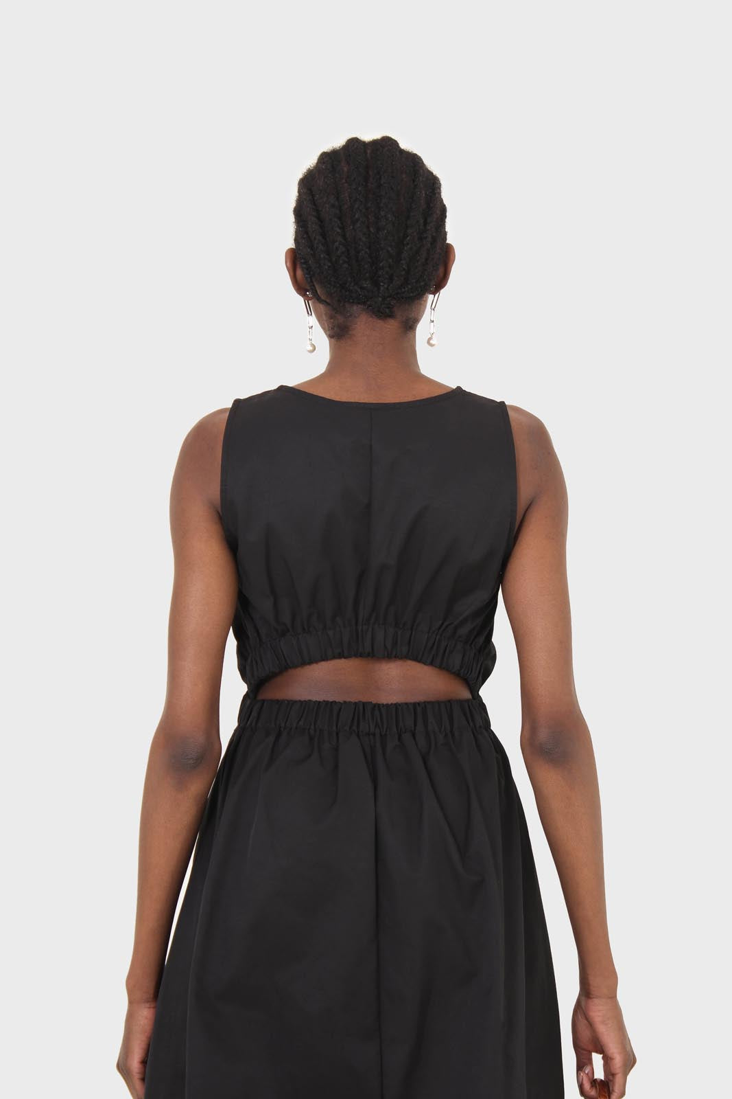 Black sleeveless flare open back maxi dress_5