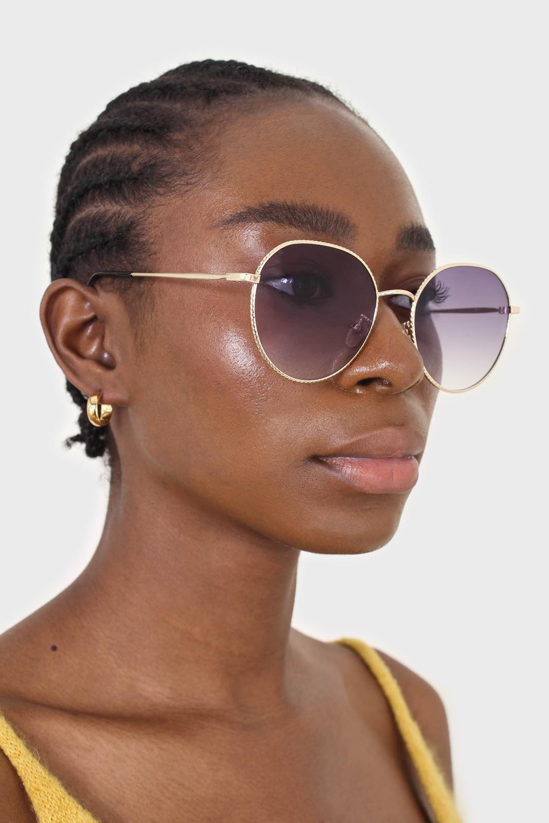 Black graded lens gold frame aviator sunglasses_3