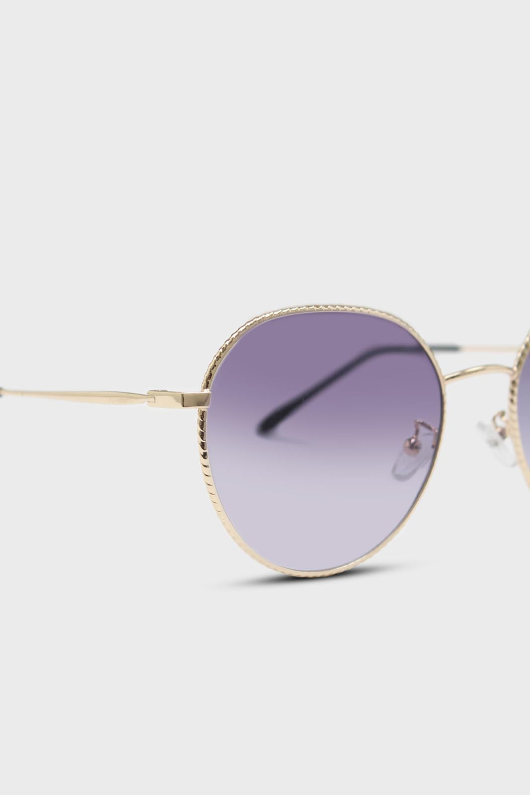 Black graded lens gold frame aviator sunglasses_4