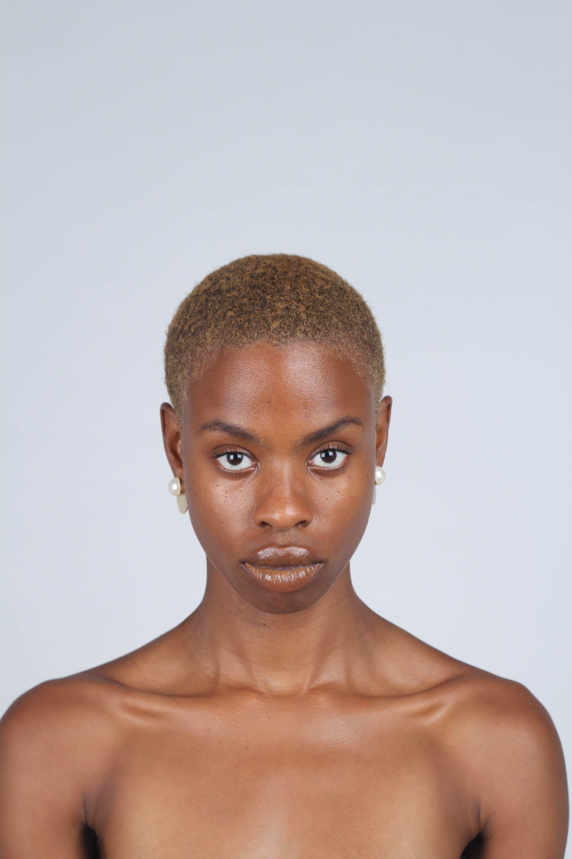 Gold giant pearl fan earrings_9