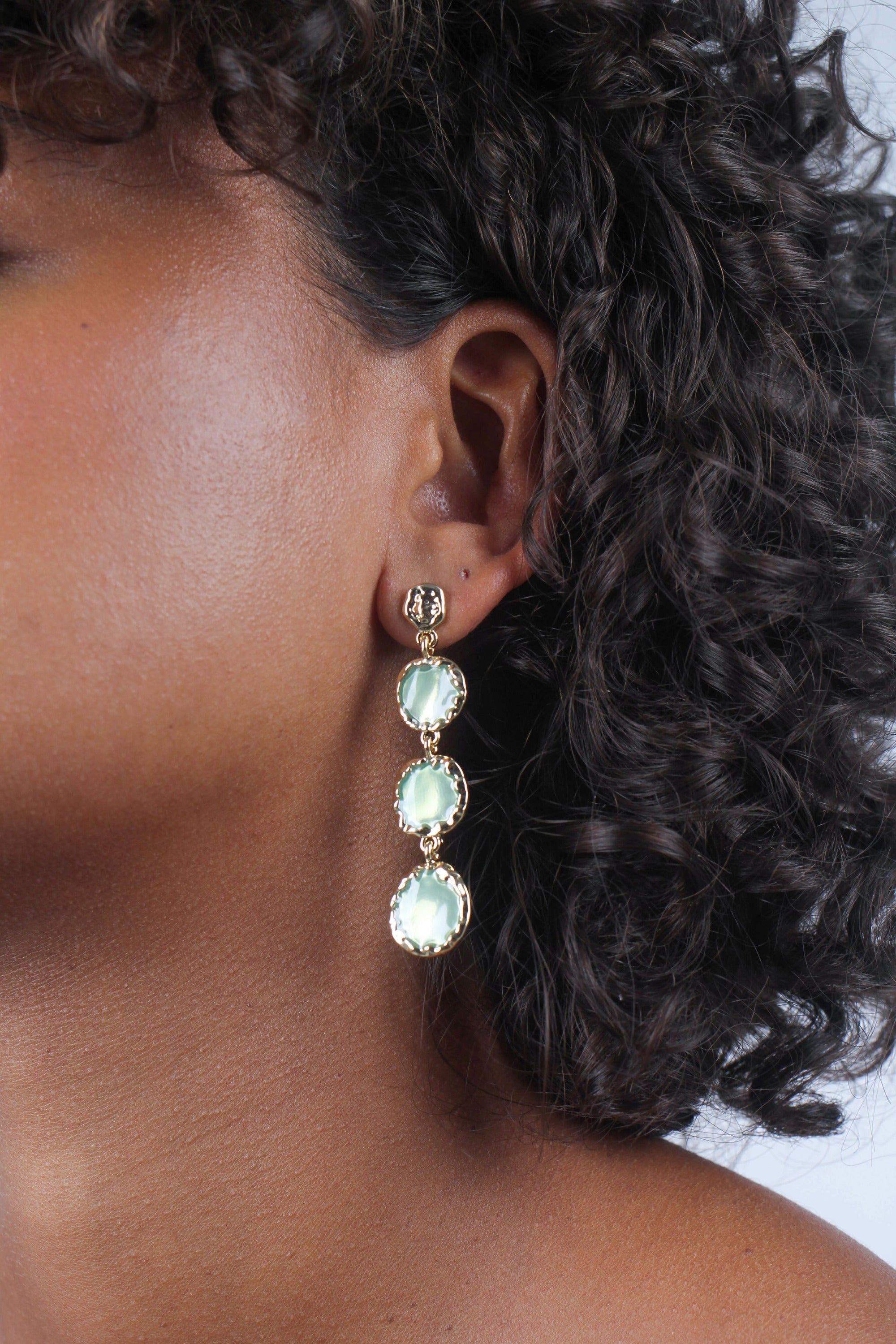 Green falling glass circle gem earrings_9