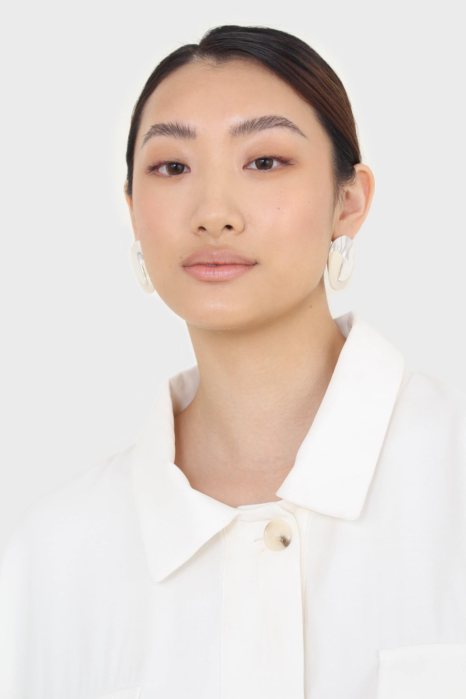 White oversized patch pocket shirt jacket_4