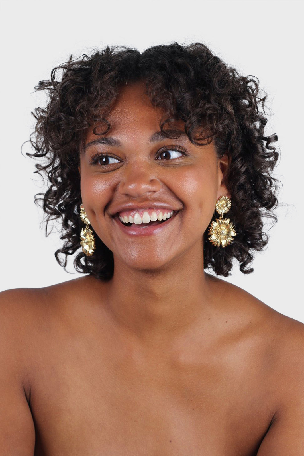 Gold daisy double drop earrings_3