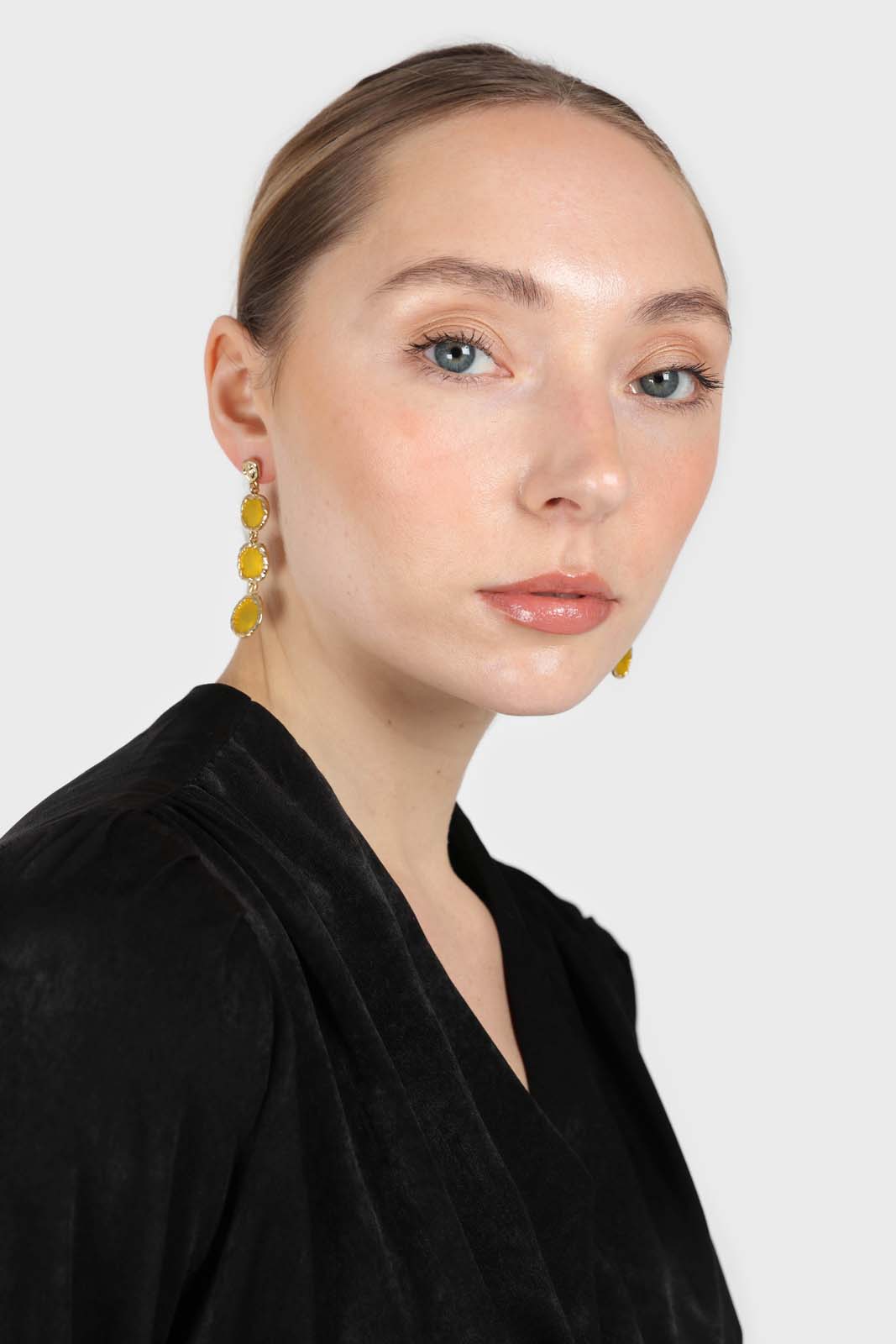 Yellow falling glass circle gem earrings_4