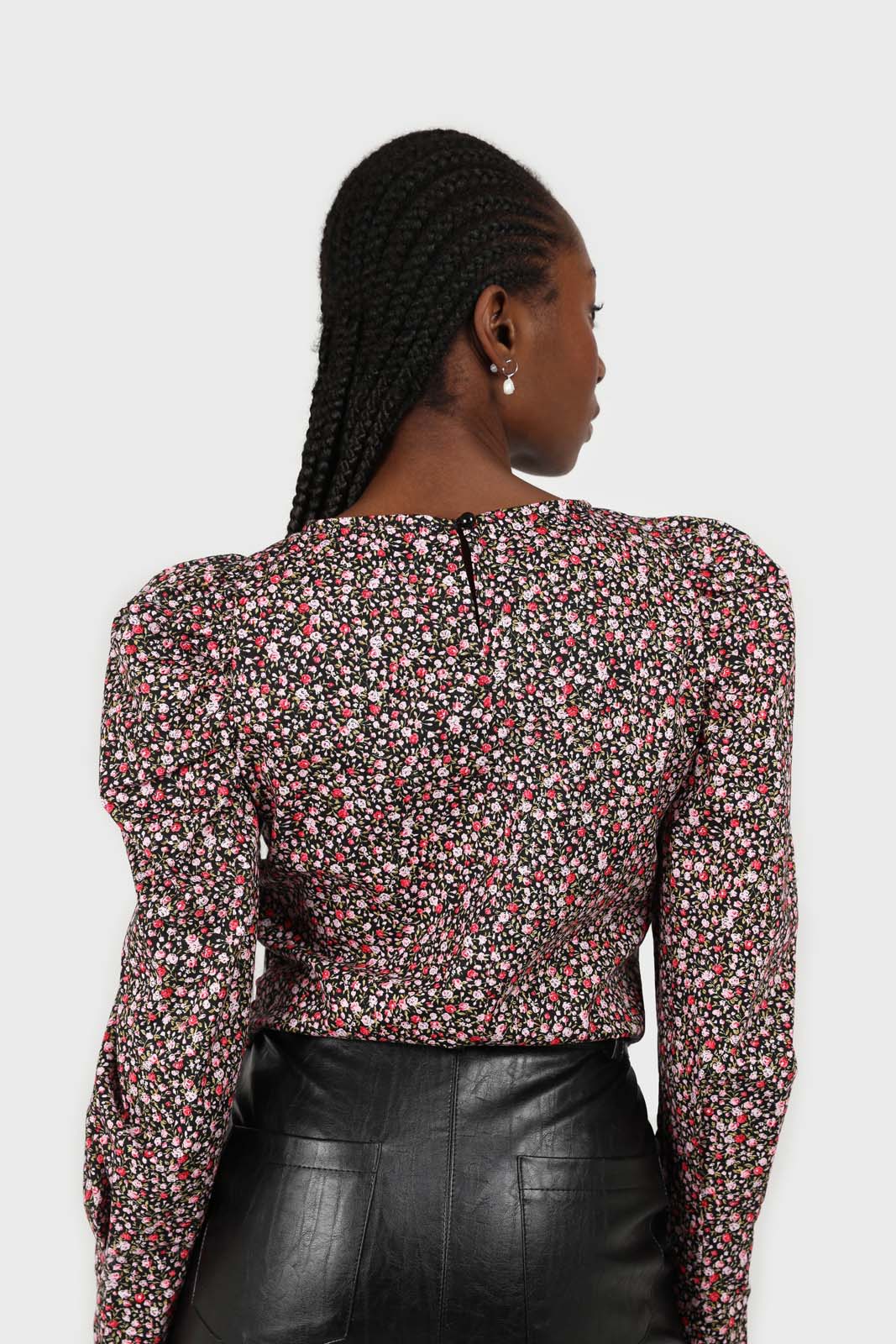 Black floral ruched long sleeved blouse_5