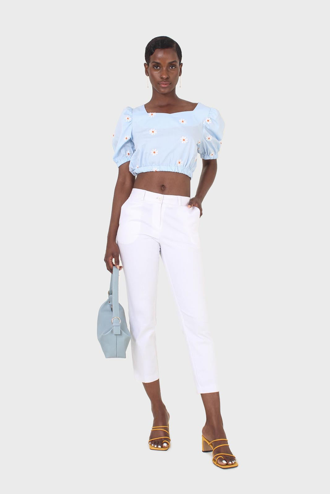 Blue embroidered daisy short sleeved top_3