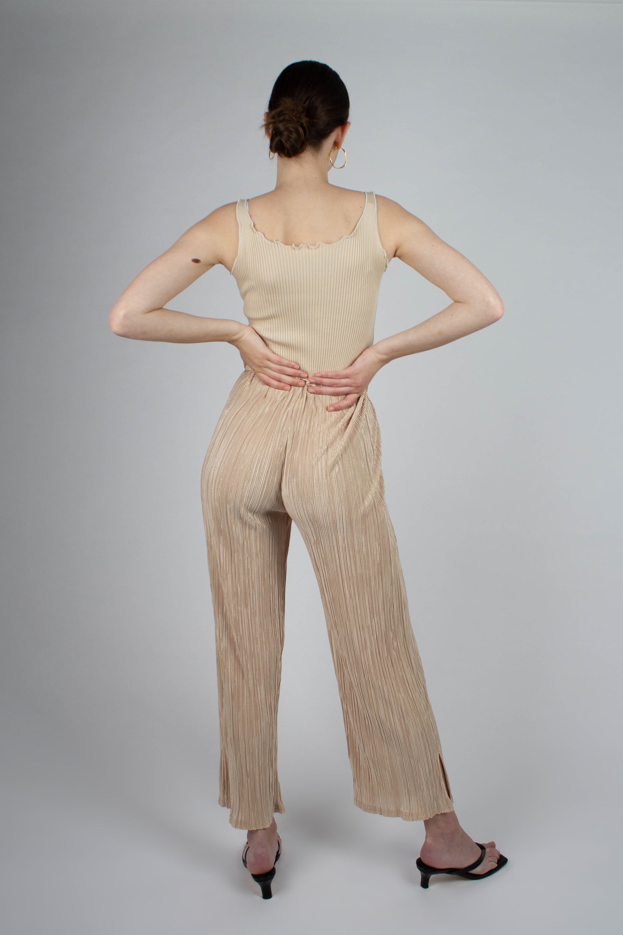 Beige ruffle trim tank top_3