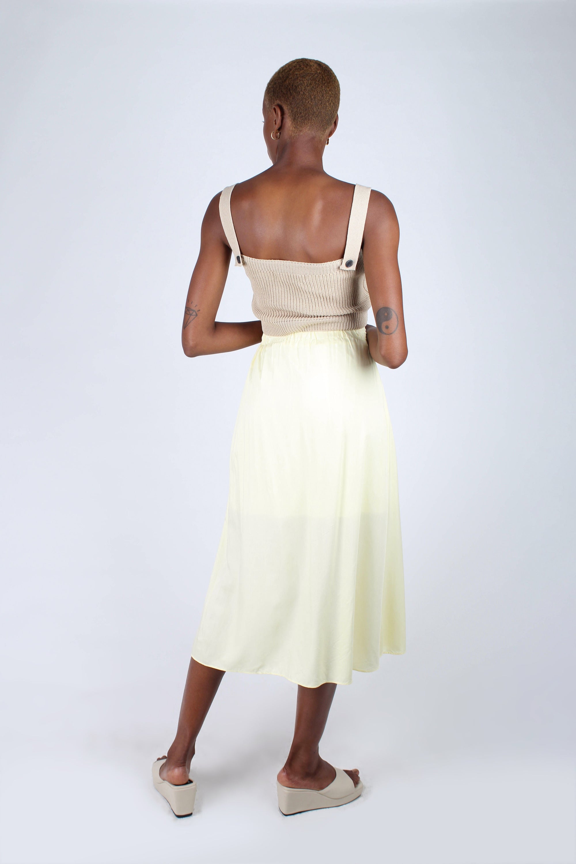 Beige button back knit tank_6