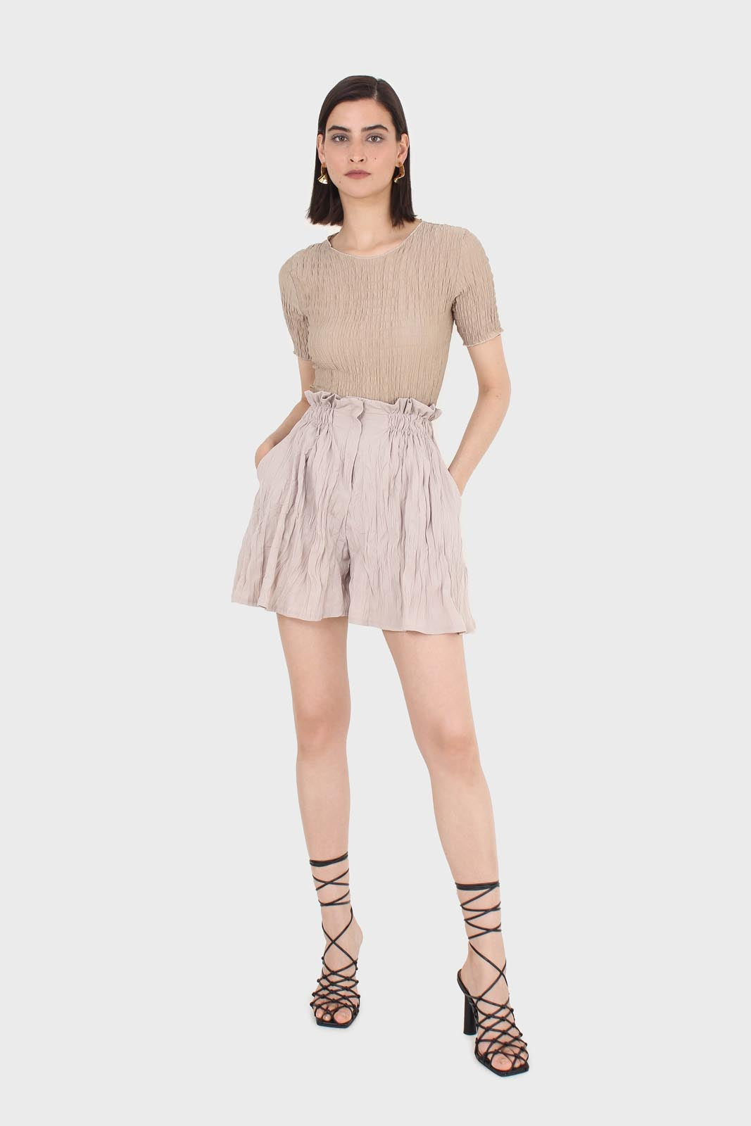 Beige silky wrinkle shorts_3