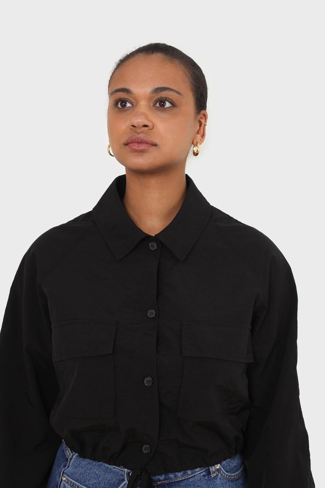 Black drawstring hem shirt jacket_4