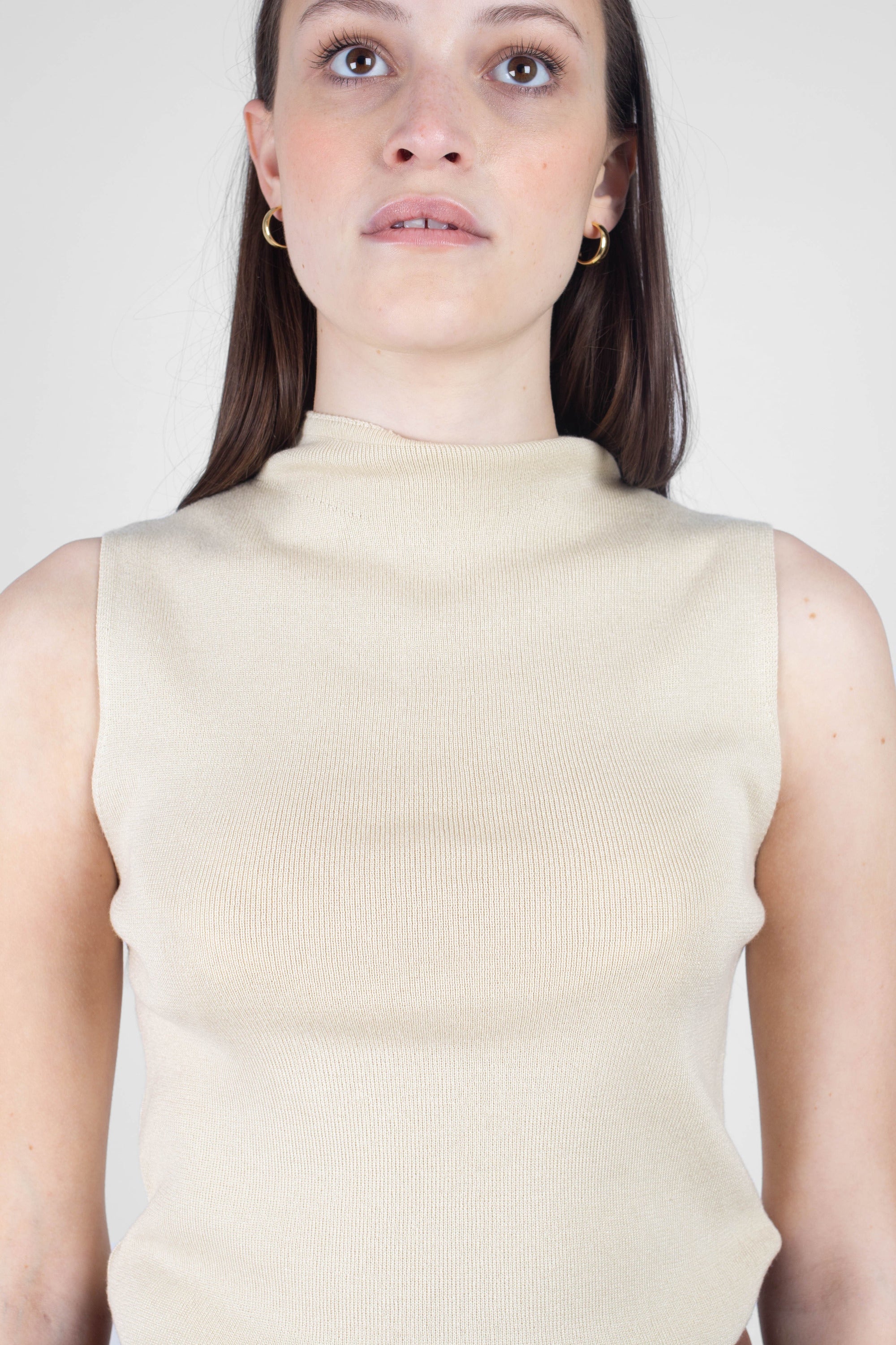 Light beige sleeveless mock neck knit tank_8