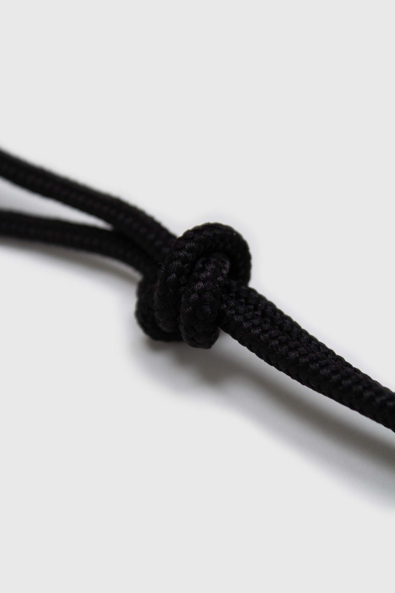 Black face mask holder_2