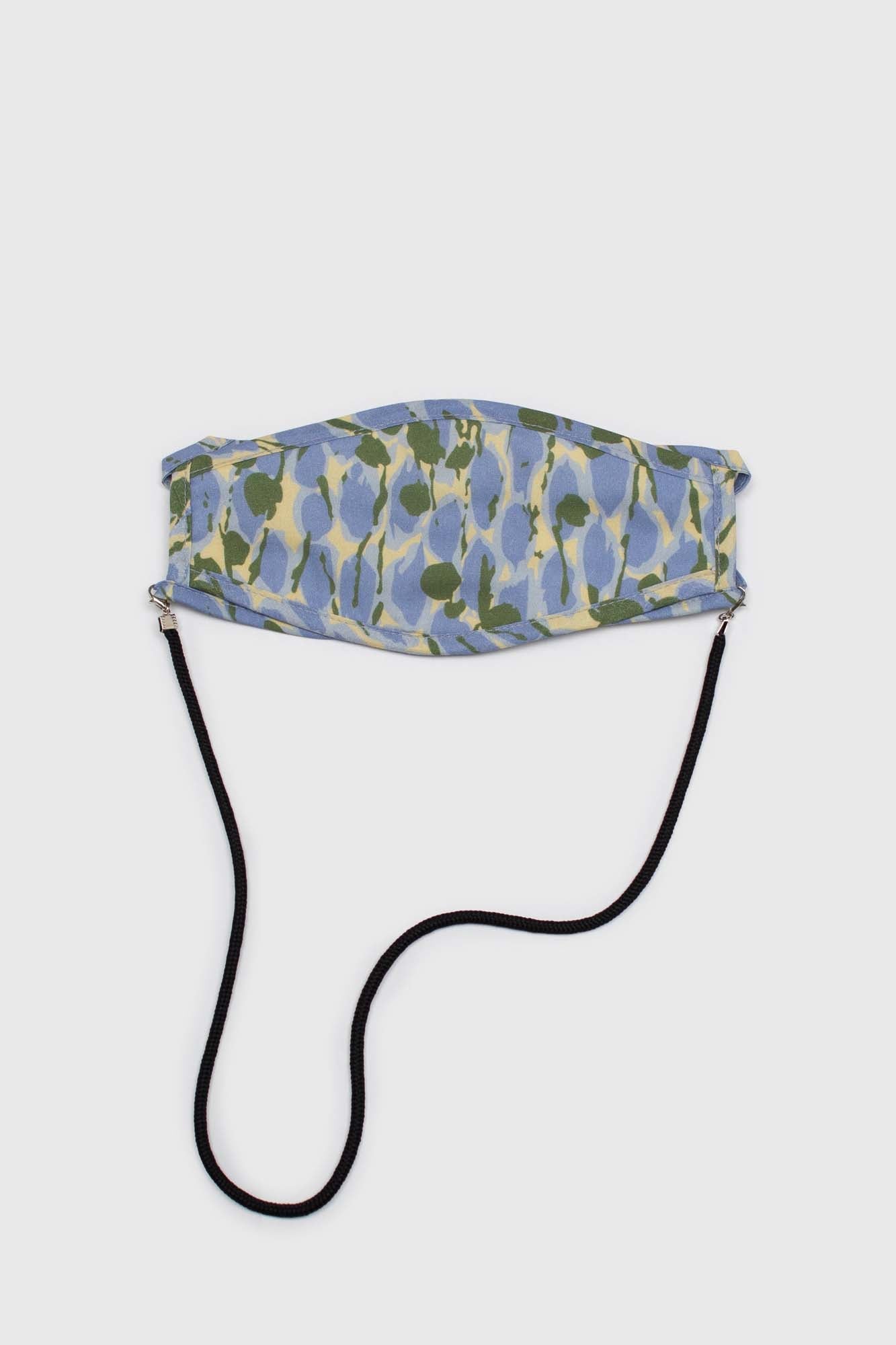 Black face mask holder_1