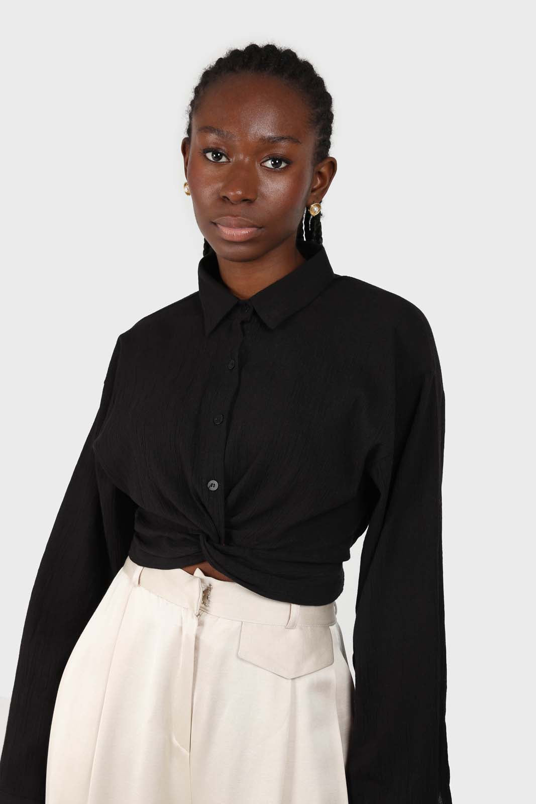 Black twist front cropped shirt_2