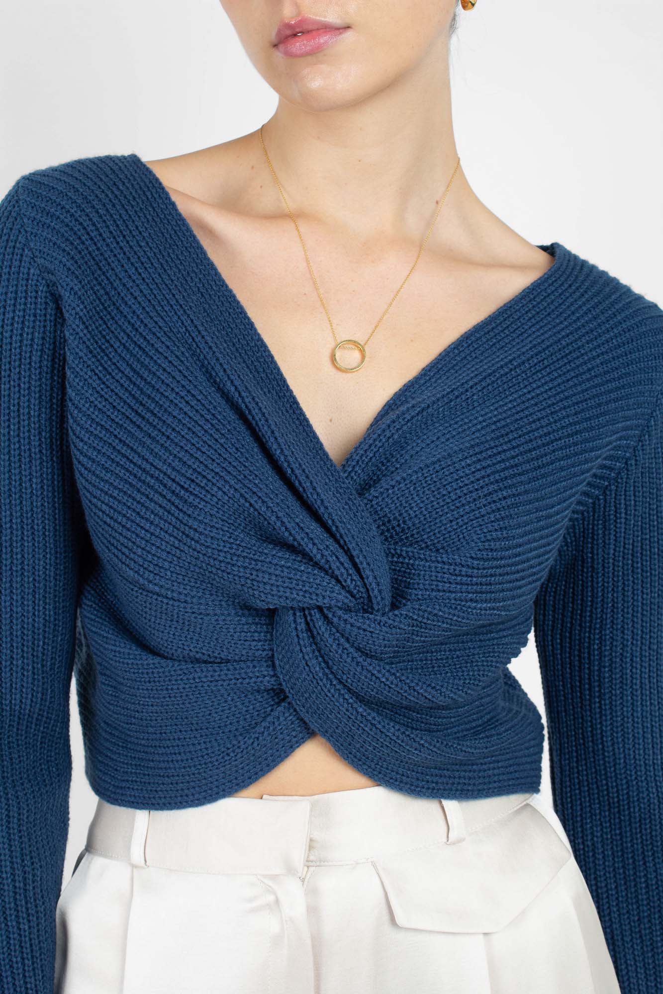 Dark blue twist front cropped knit top_2