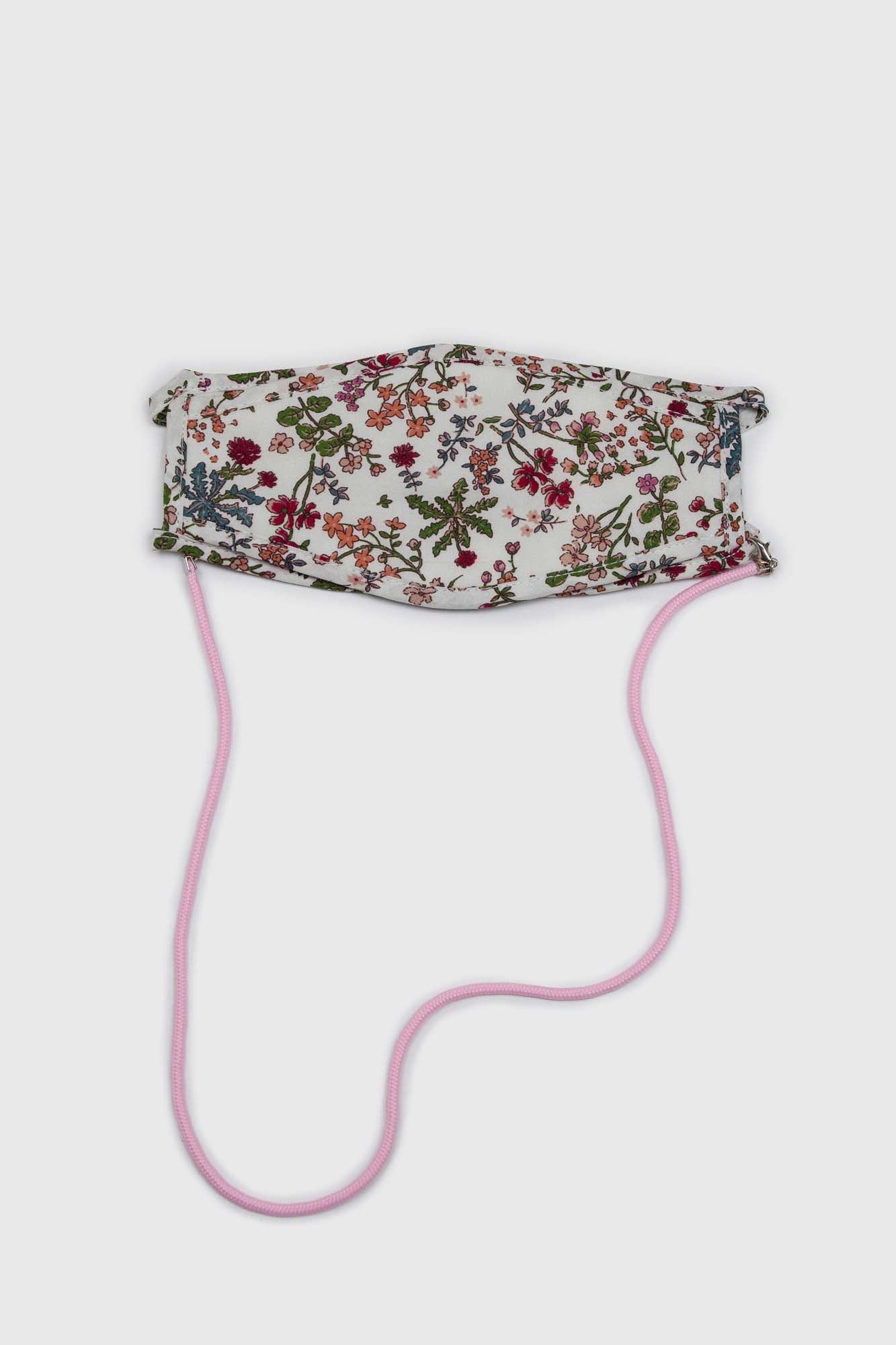 Pale pink face mask holder_1