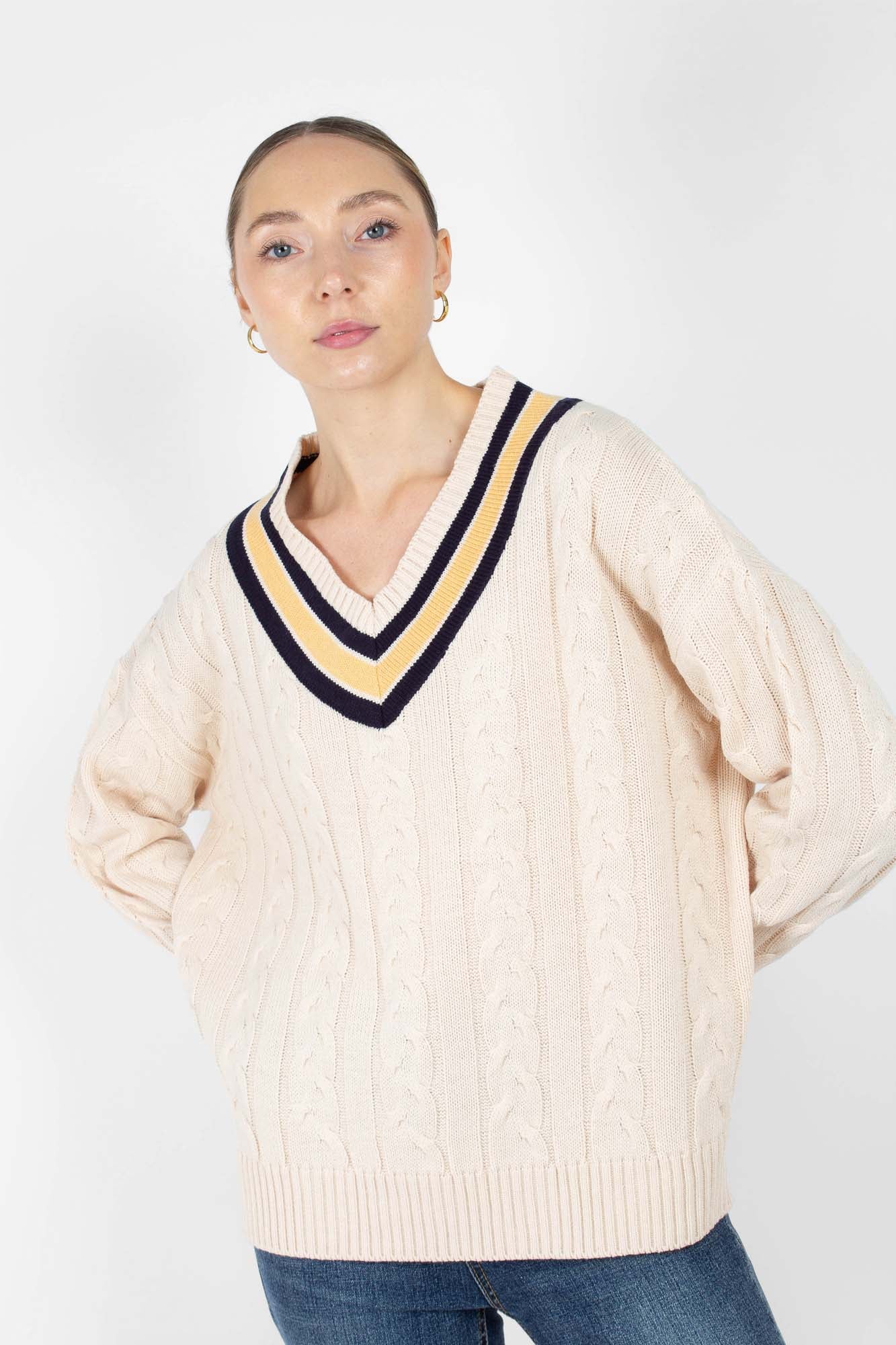 Cream and yellow V-neck cableknit jumper_4