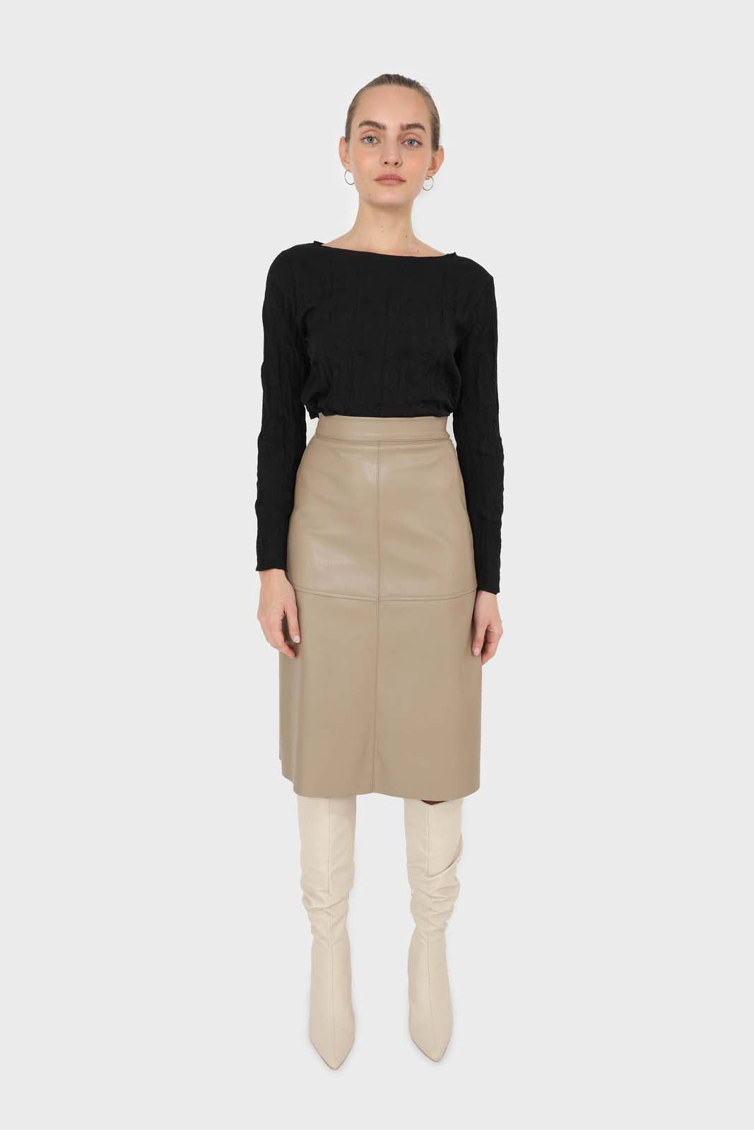 Black wrinkled long sleeved top_4