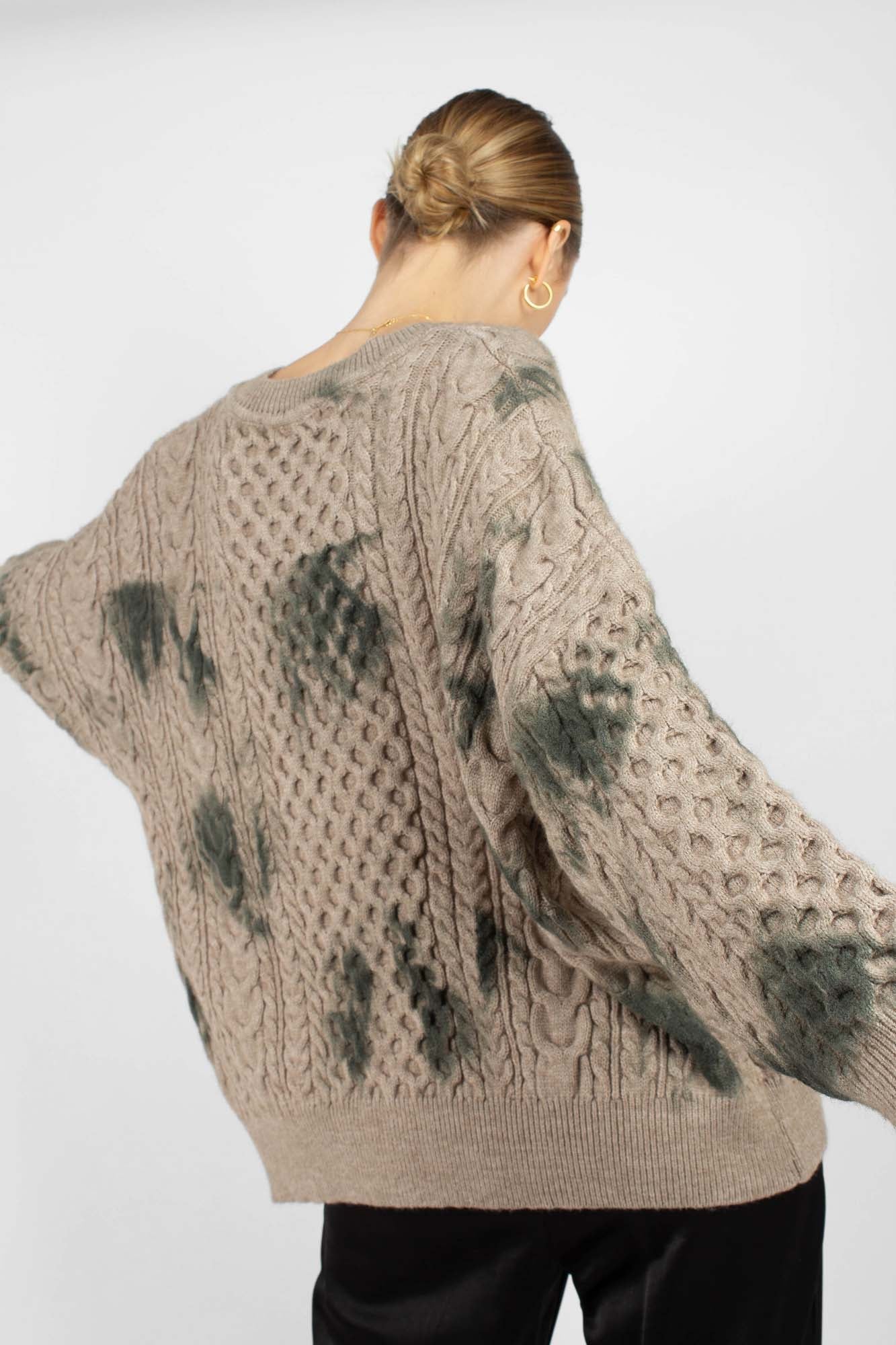 Beige and khaki tie dye V neck jumper_2