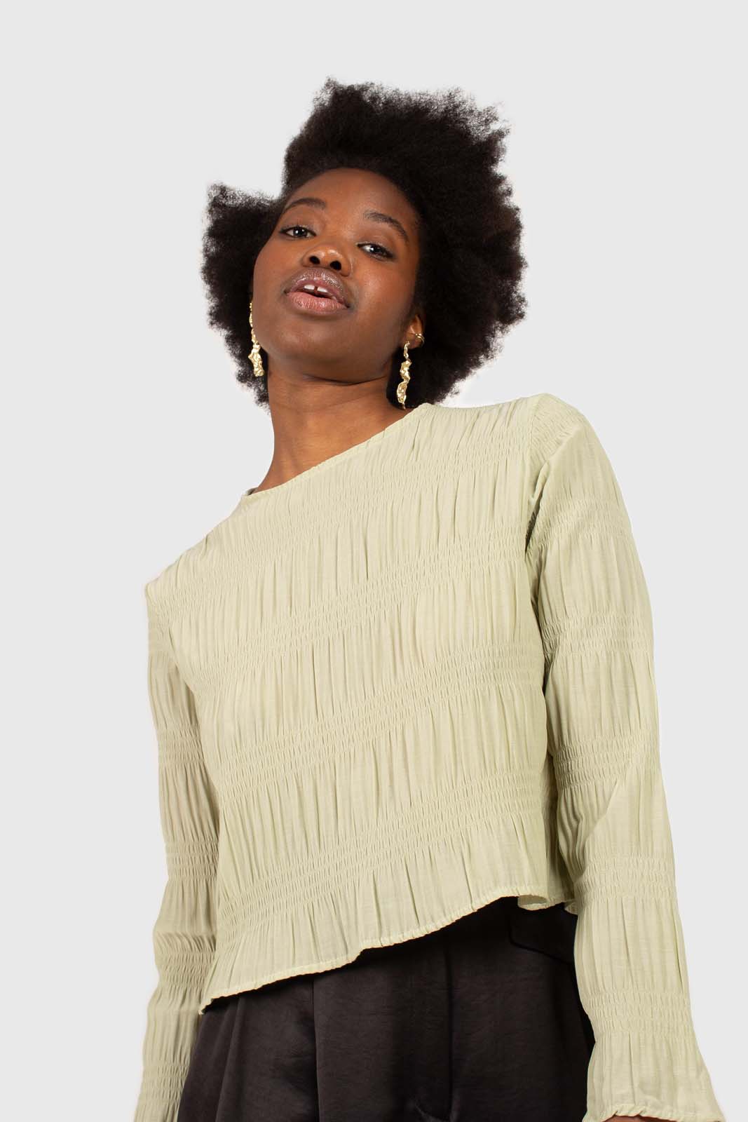 Mint tiered wrinkle long sleeved blouse_1